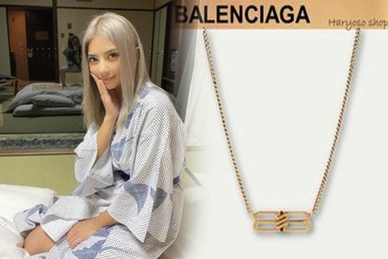 バレンシアガ トリプル s ネオン グリーン