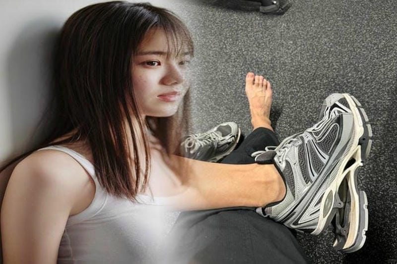 トイレット ペーパー ホルダー の 上 に 棚