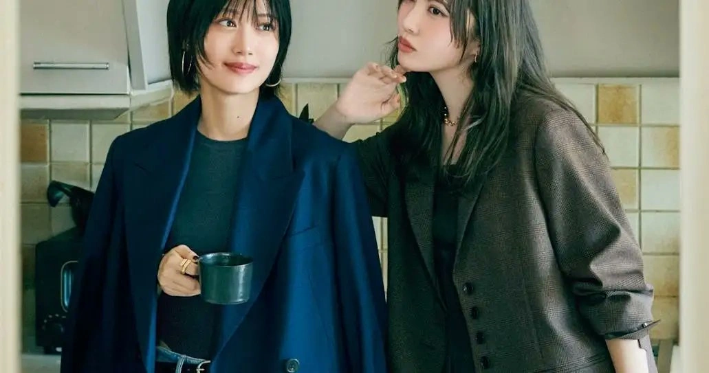 2. 山下美月＆加藤史帆｜CanCam表紙で披露した“イイ女”コーデ.webp