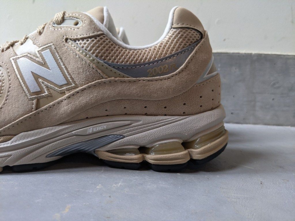 ホワイト マウンテニア リング アディダス