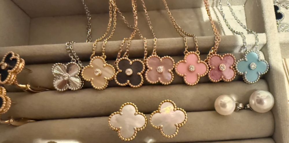ヴァンクリーフ ホリデー アルハンブラ コレクション