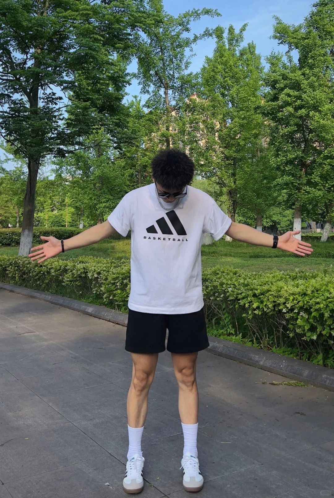 足の幅が2Eだとどのくらいですか？