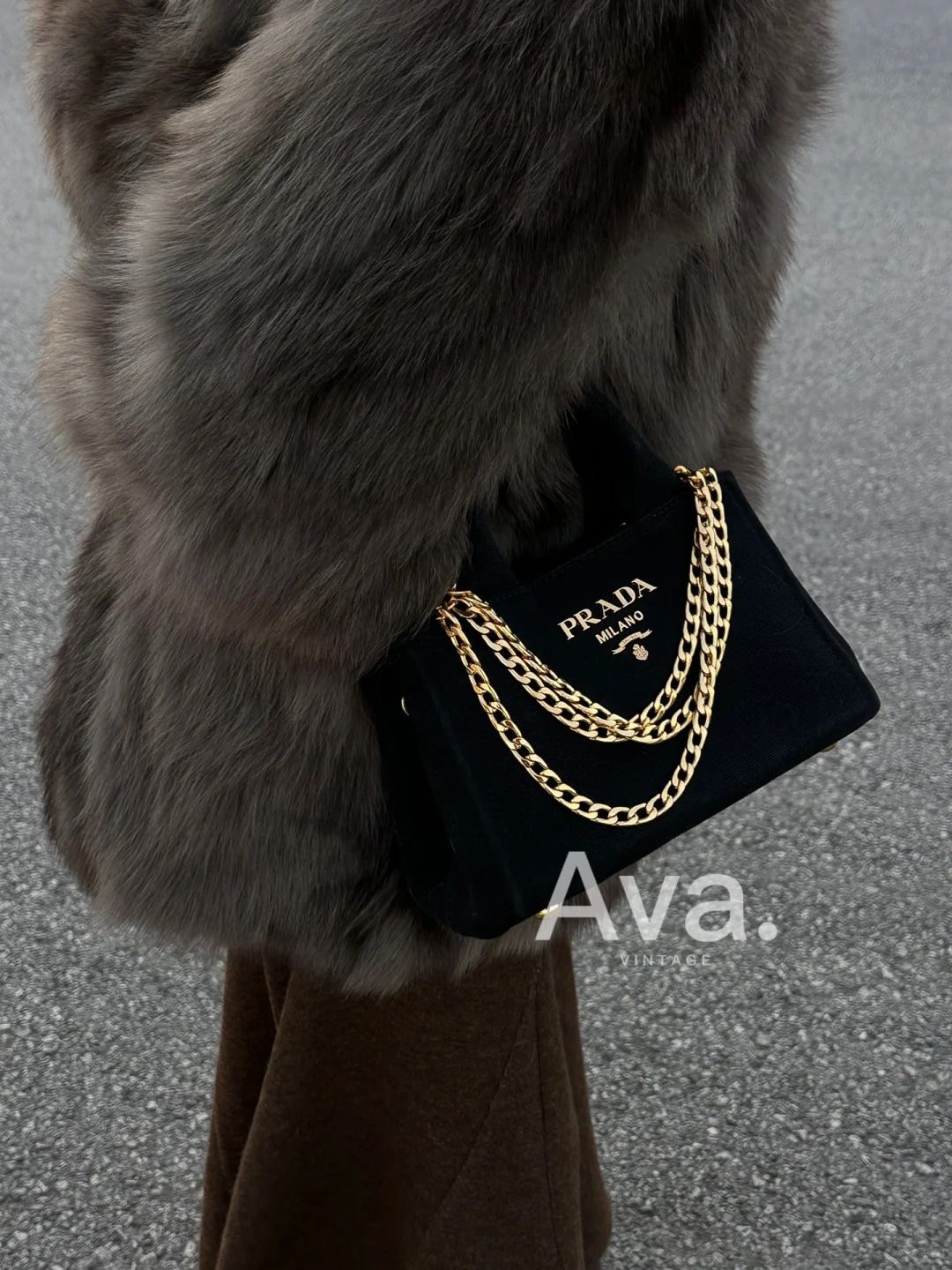 プラダ ナイロン トート ダサい