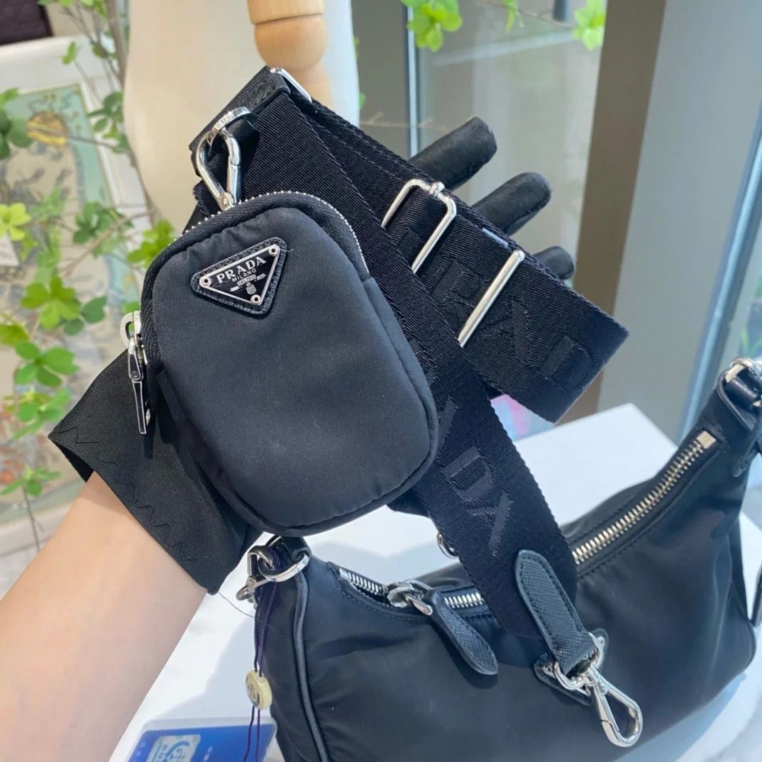 プラダ ナイロン バッグ クリーニング