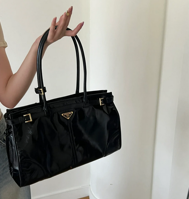 プラダ 巾着 バッグ