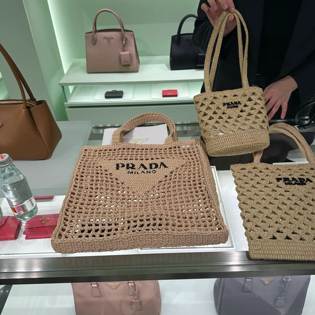 プラダ バッグ レザー