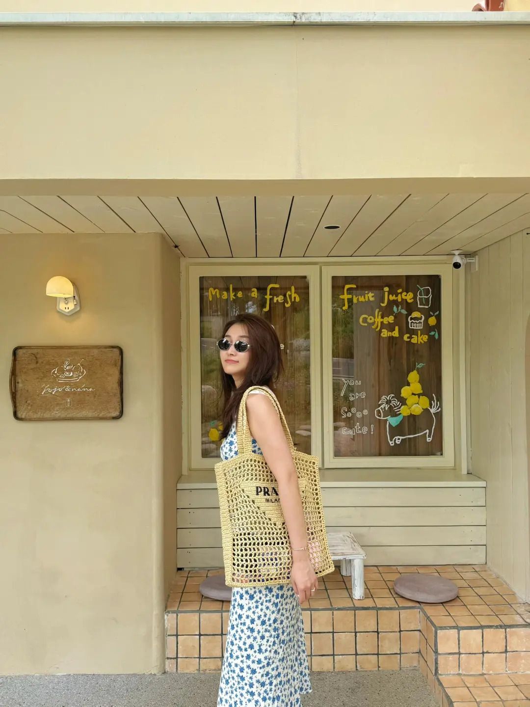 プラダ ナイロン バッグ コーデ