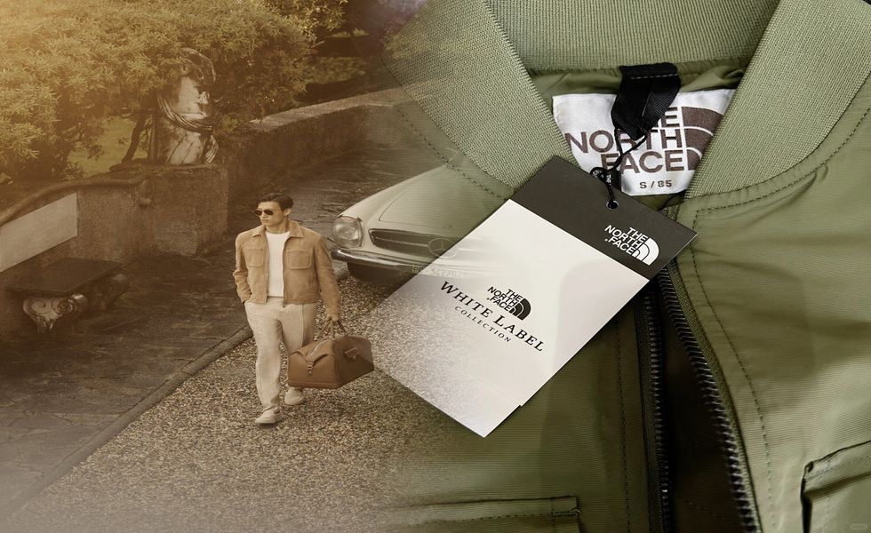 ノース フェイス パーカー ロゴ