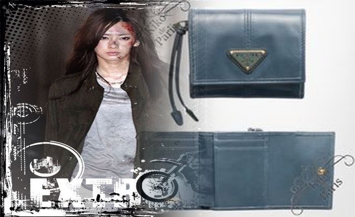 プラダ 財布 ゴールド プレート