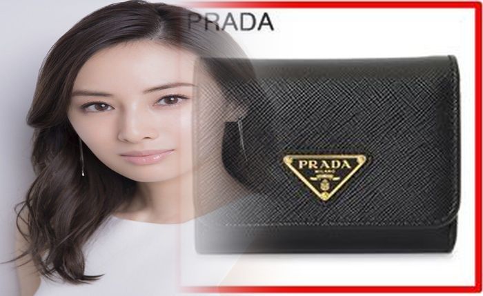 プラダ 折りたたみ 財布 リボン