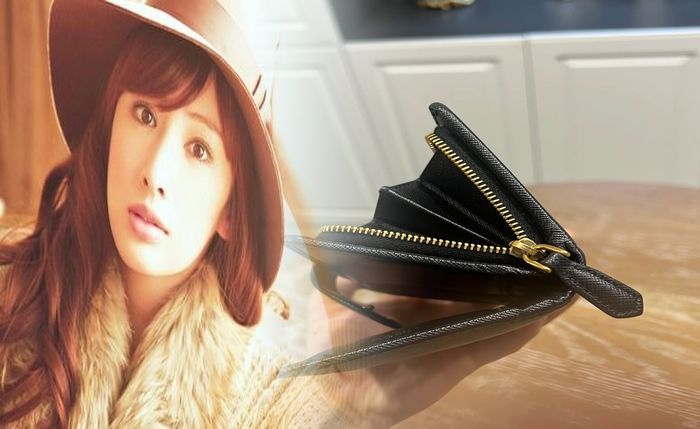 プラダ 財布 コピー 見分け 方