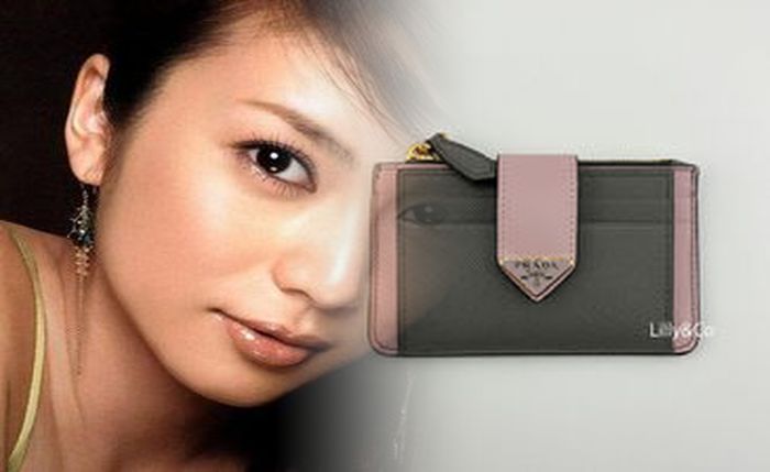 prada 折りたたみ 財布 メンズ