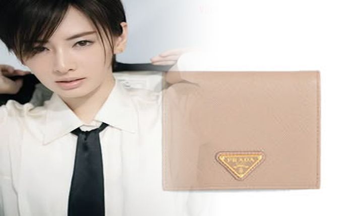 prada 二 つ折り 財布 メンズ