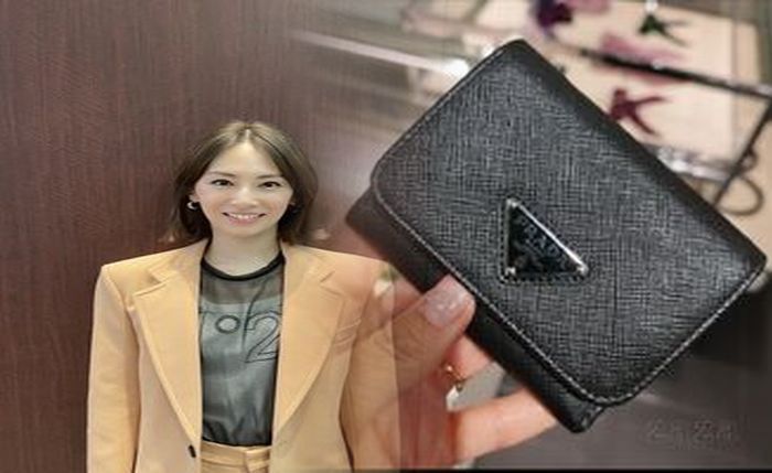 プラダ 長 財布 ラウンド ファスナー