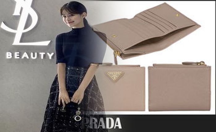 prada 財布 水色
