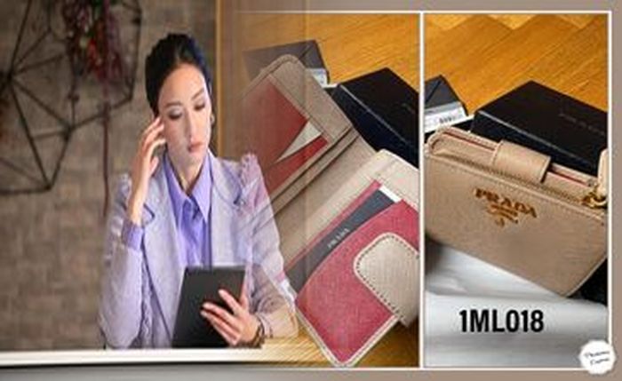 プラダ 財布 レディース 新作