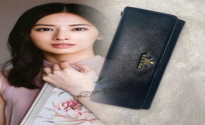 アウトレット プラダ 財布 値段