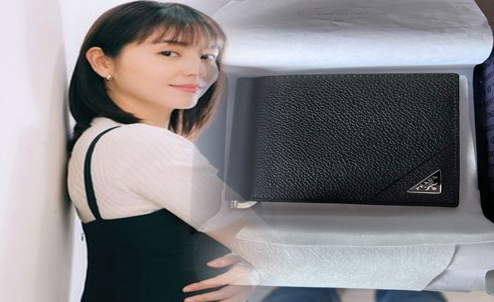 プラダ 財布 ネイビー レディース