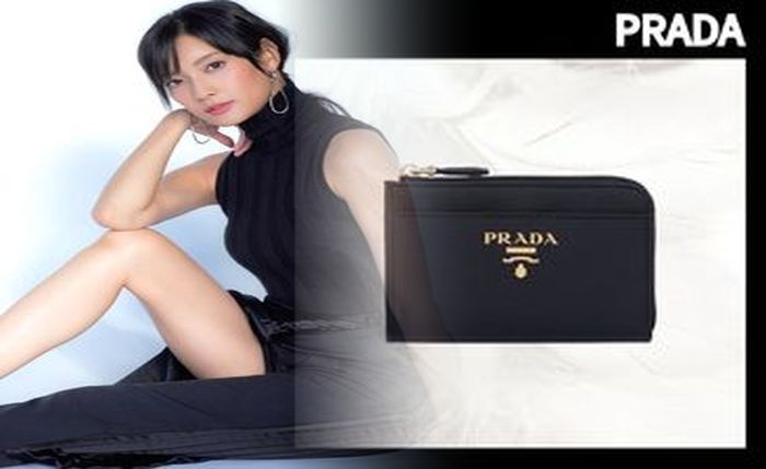 サフィアーノ レザー プラダ 財布