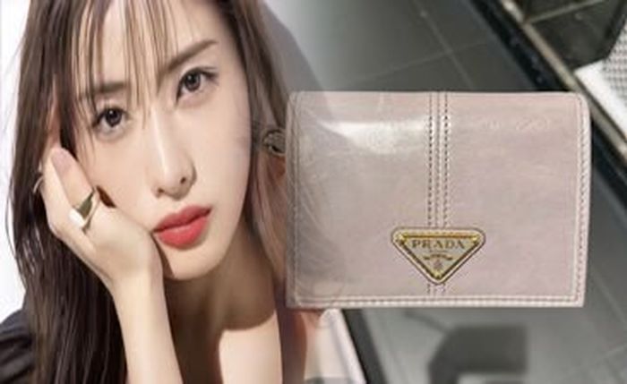 サフィアーノ レザー 財布 プラダ