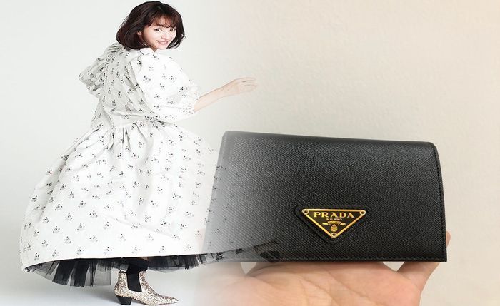 プラダ 財布 ピンク ベージュ 二 つ折り