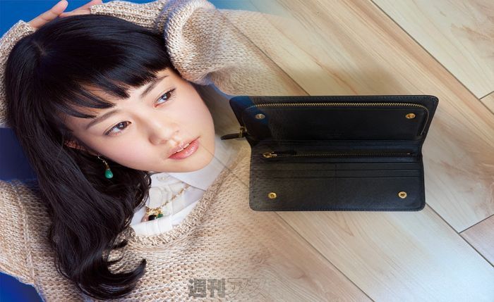 プラダ 財布 プレゼント 彼女