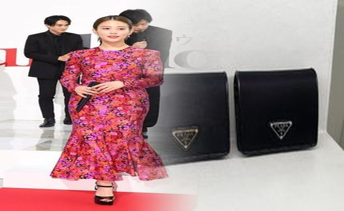 プラダ 財布 折りたたみ ピンク