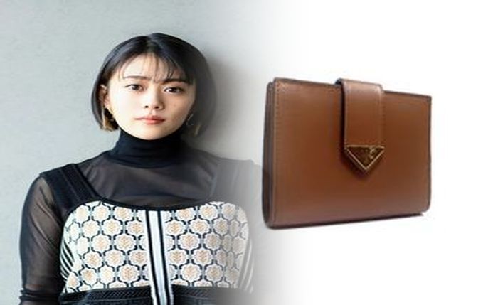 プラダ チェーン ウォレット 新作