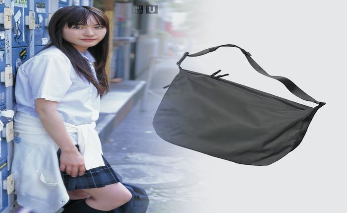 ラウンドミニショルダーバッグ ユニクロ