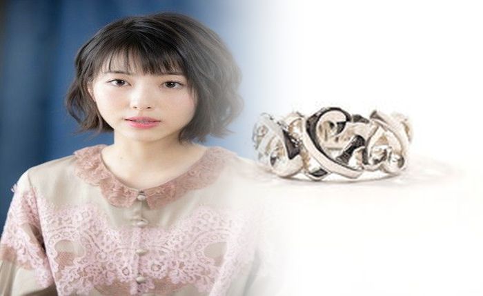 ティファニー 値段 婚約 指輪