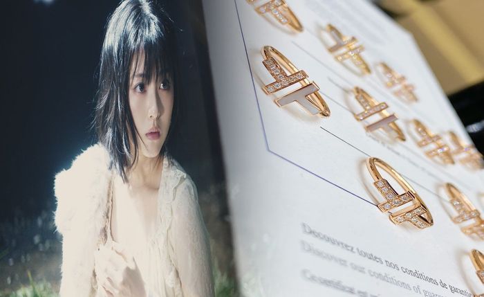 婚約 指輪 ティファニー 相場