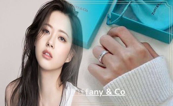 婚約 指輪 ティファニー 値段
