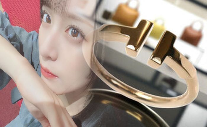 エンゲージ リング ティファニー 値段