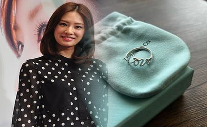 ティファニー 婚約 指輪 カタログ