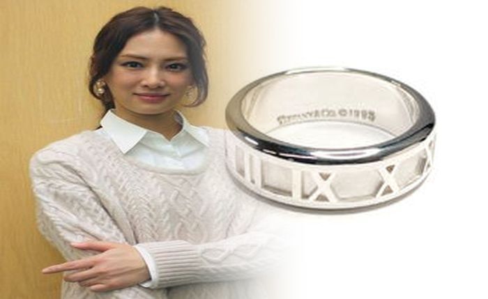 桃 婚約 指輪 ティファニー