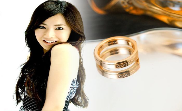 ティファニー 婚約 指輪 価格