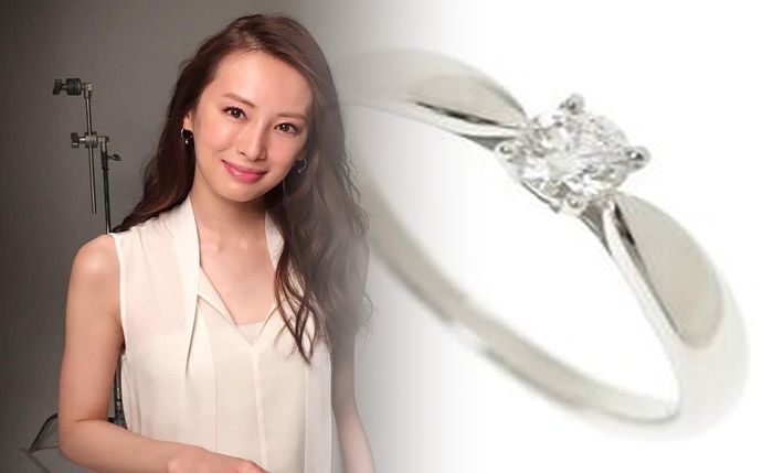 婚約 指輪 プラチナ ティファニー