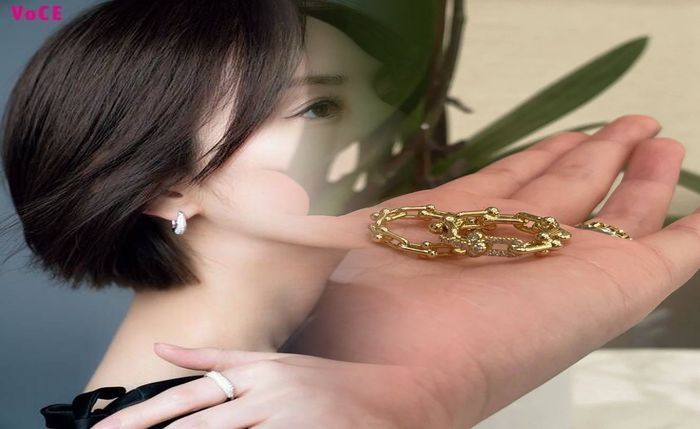 ティファニー 婚約 指輪 カラット