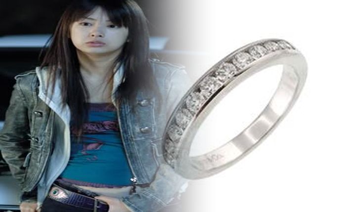 ティファニー 婚約 指輪 爪 なし