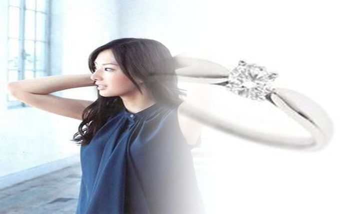 婚約 指輪 50 万 ティファニー