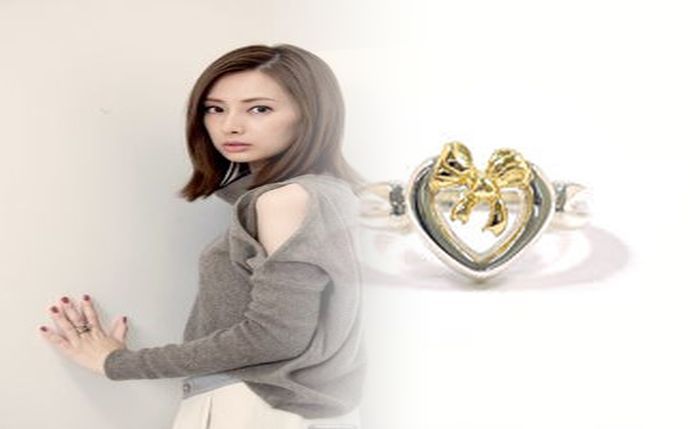 婚約 指輪 ティファニー 30 万