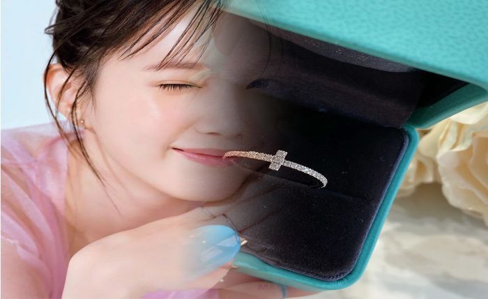 ティファニー 婚約 指輪 30 万