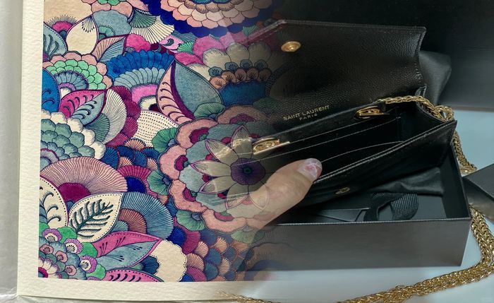 サン ローラン d01 d02 違い