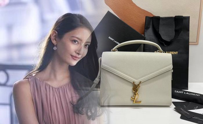 イヴ サン ローラン サン ローラン の 違い