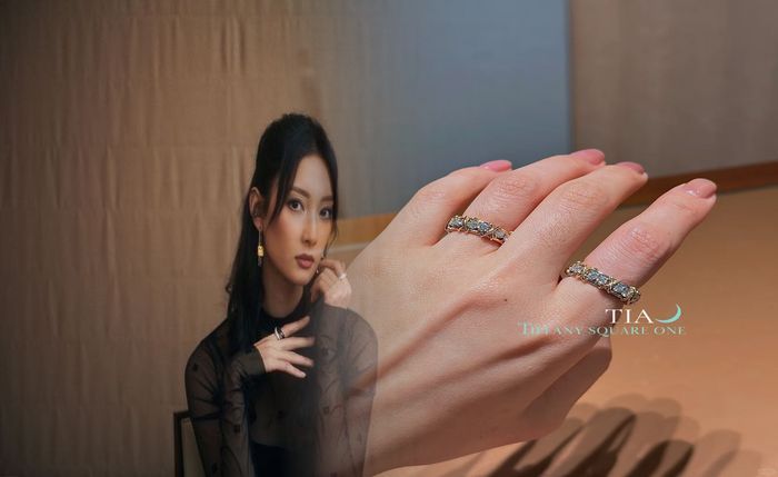 ティファニー 婚約 指輪 金額