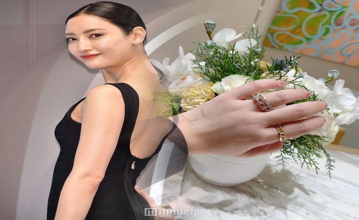 ティファニー 婚約 指輪 爪 なし