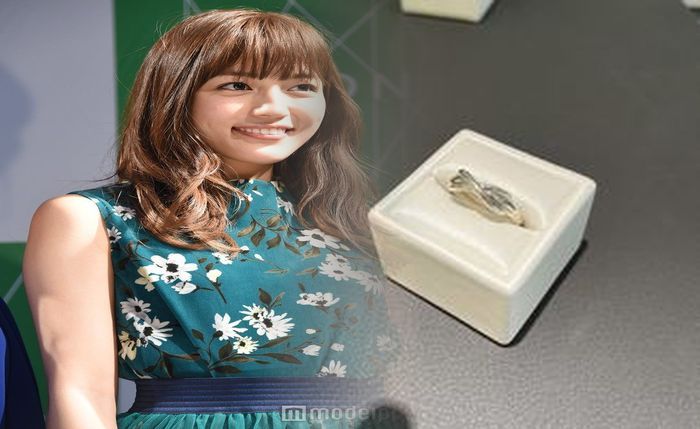 ティファニー カルティエ 婚約 指輪