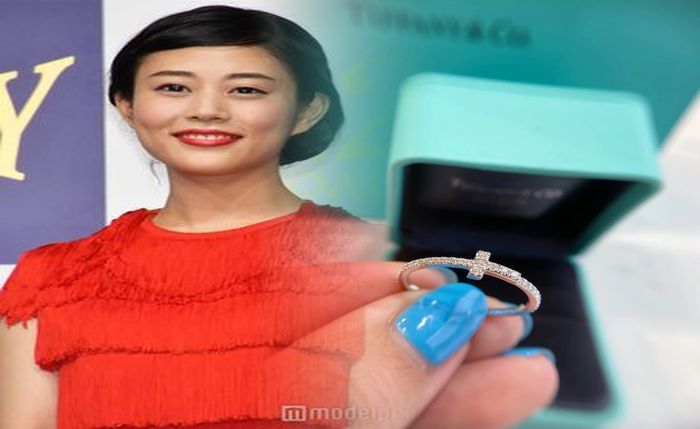 婚約 指輪 ティファニー 値段