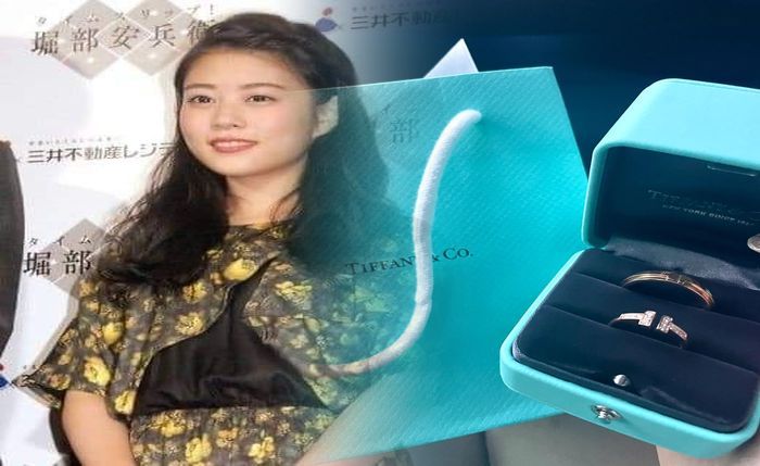 ティファニーの結婚指輪＆婚約指輪：憧れの重ね付けで二人の絆を輝かせるスタイルガイド