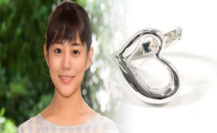 ティファニー エンブレイス エンゲージメント リング